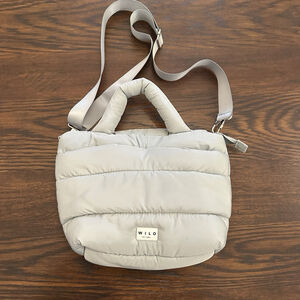 Wilo the Label Puffer Travel Bag Light Green with Adjustable Crossbody Strap